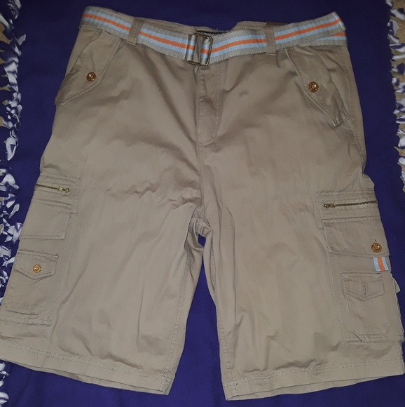 Tan Cargo shorts - Picture 1 of 3